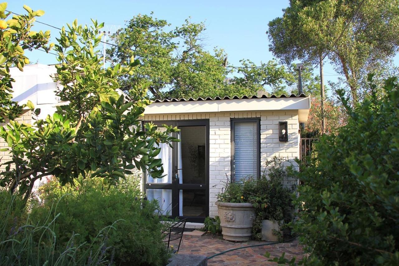 Courtyard Studio Lights And Wi Fi During Load Shedding Stellenbosch Exterior foto