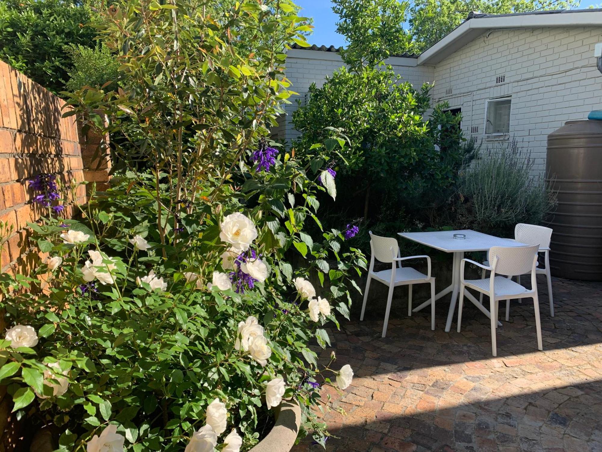 Courtyard Studio Lights And Wi Fi During Load Shedding Stellenbosch Exterior foto